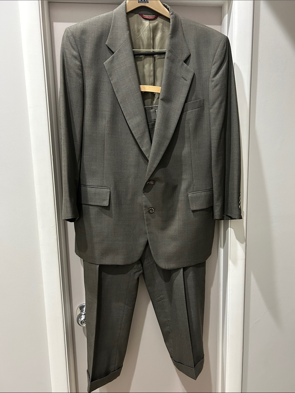 Jos A Bank Men's Classic Olive Wool Two-Piece Suit - Tailored Blazer & Trousers